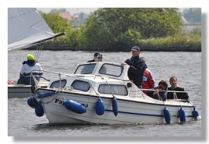 unser Motorboot in Friesland